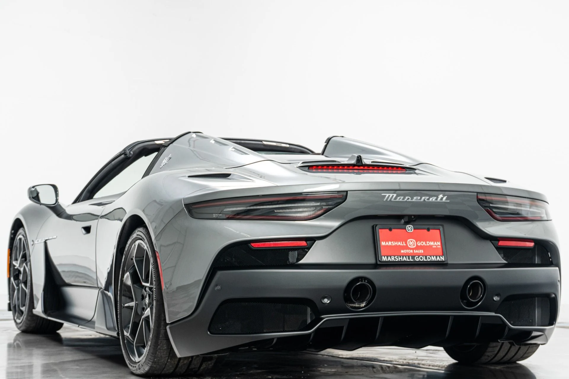 mph006_1322538861_Used_2023_Maserati_MC_20_Cielo_351_Miles_Lightweight_Racing_Seats_Interior_Carbon_Fiber_Package_1774034660_a1c22b1258