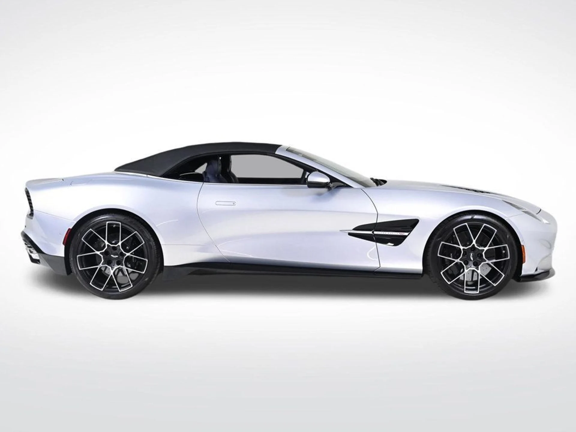 mph006_1324038602_new_2026_aston_martin_vanquish_volante_11350_22980293_6_1024_b6125ea1a2