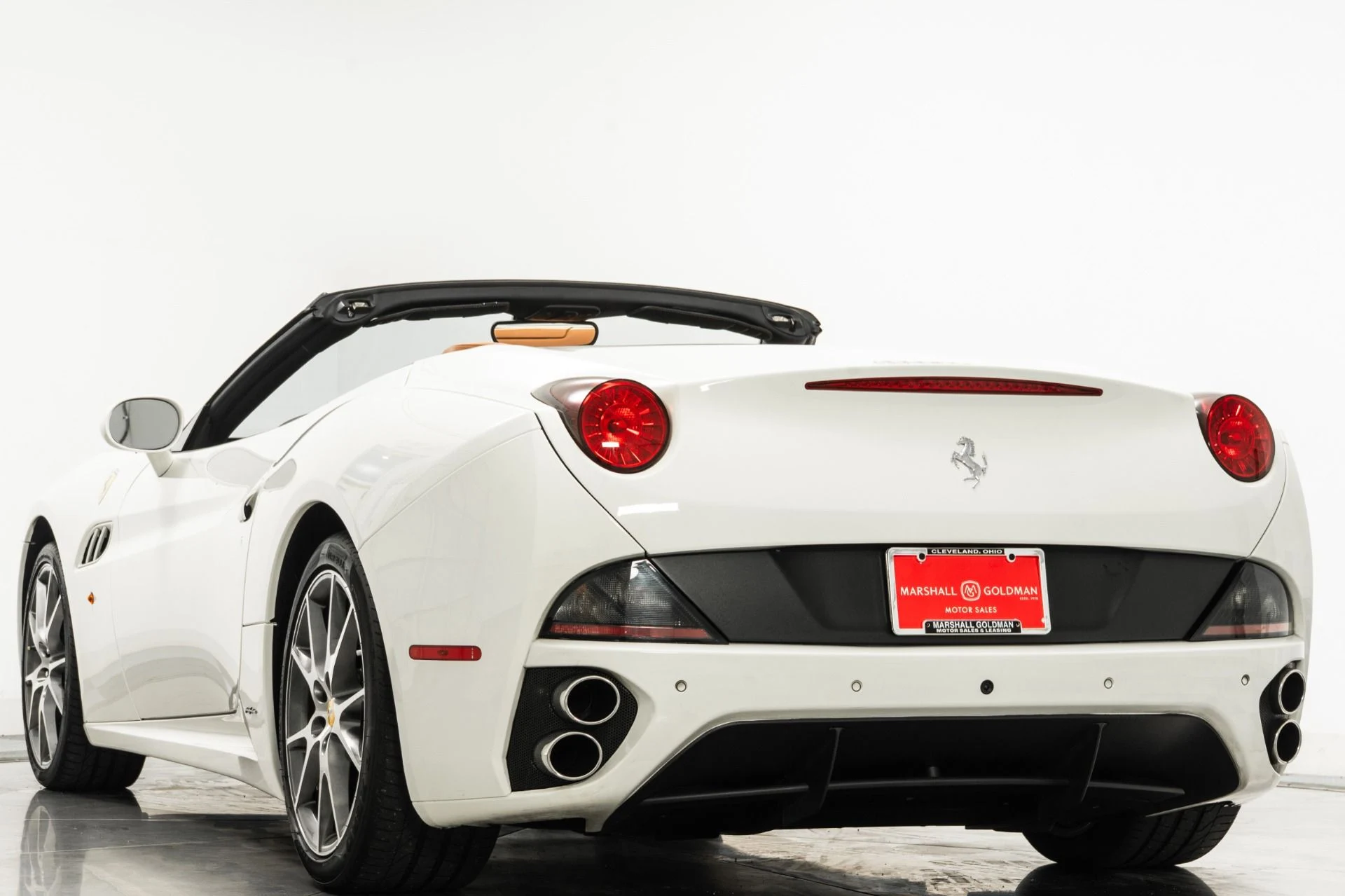 mph006_1332284570_Used_2014_Ferrari_California_1756832165_1143d41bb0