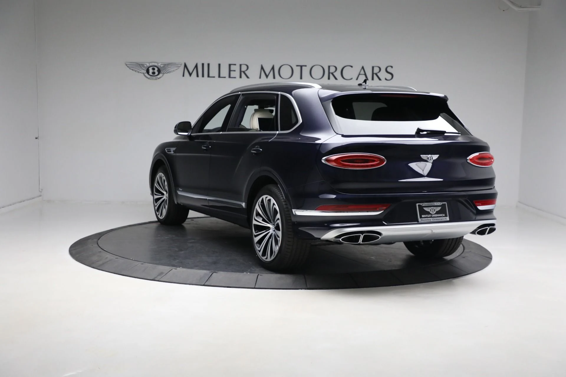 mph006_1332444026_Used_2023_Bentley_Bentayga_EWB_Azure_8b75416c0a