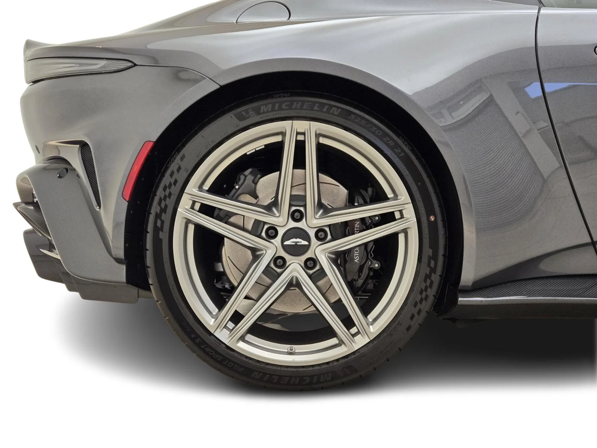 mph006_1344686985_New_2025_Aston_Martin_Vantage_1753161513_cbe947116f
