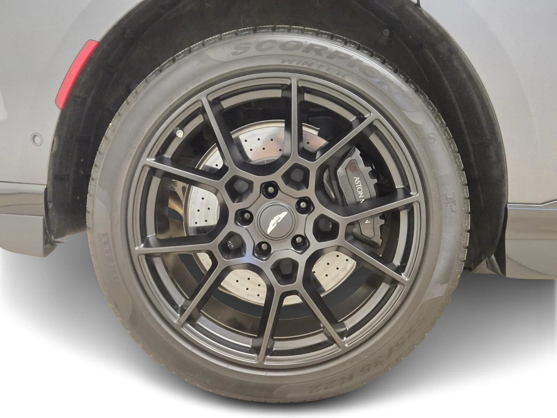 mph006_1363383434_Used_2023_Aston_Martin_DBX_707_1769582742_0afadf4ed0