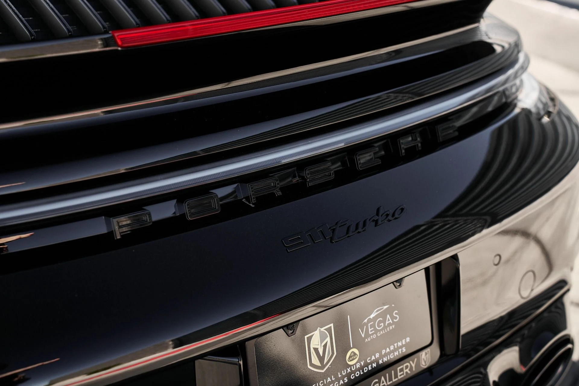 mph006_1374110740_Used_2024_Porsche_911_Turbo_1765937741_a8e9ea513f