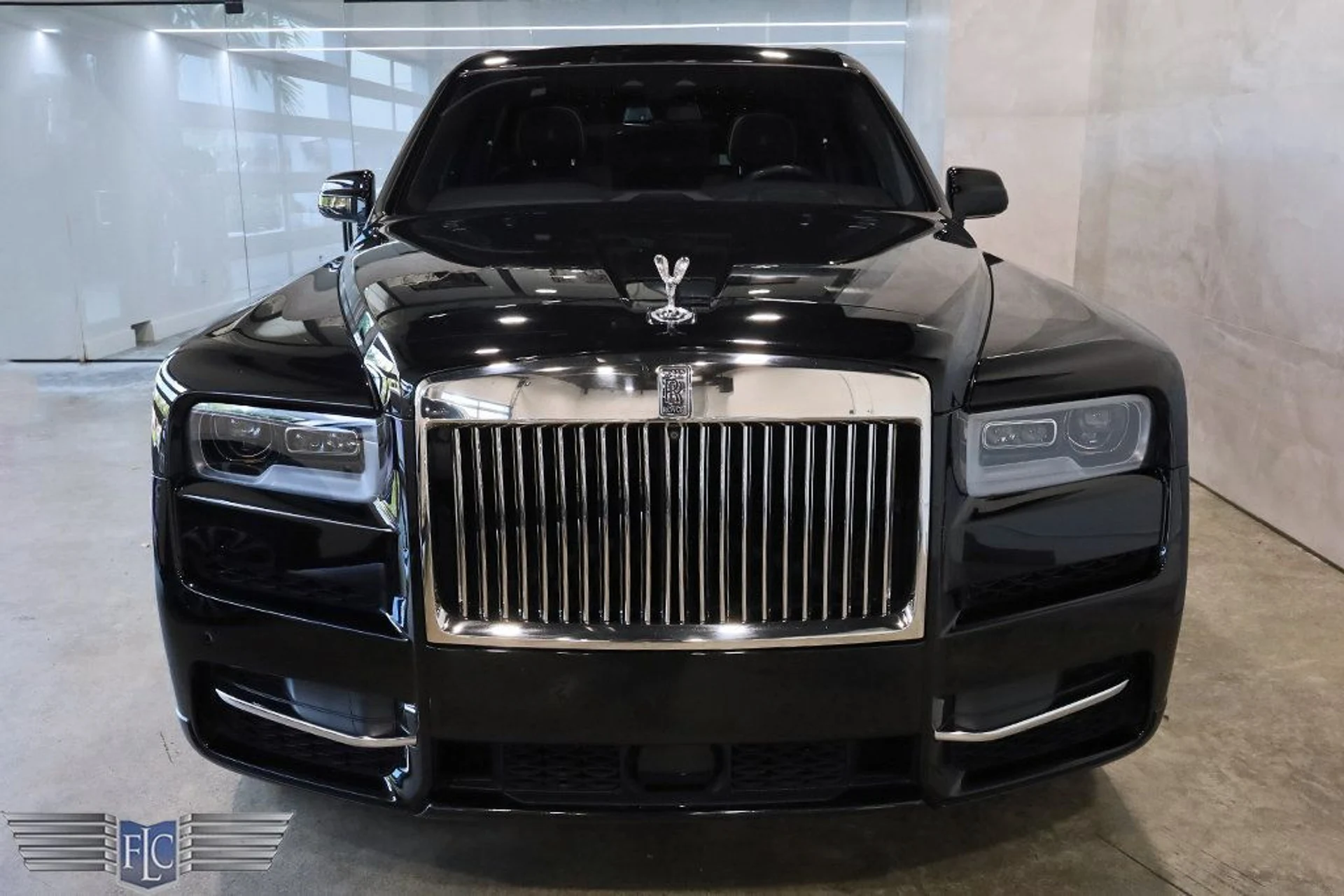 mph006_1376263528_used_2019_rolls_royce_cullinan_sportutility_9689_22937203_7_1024_cc8b652665