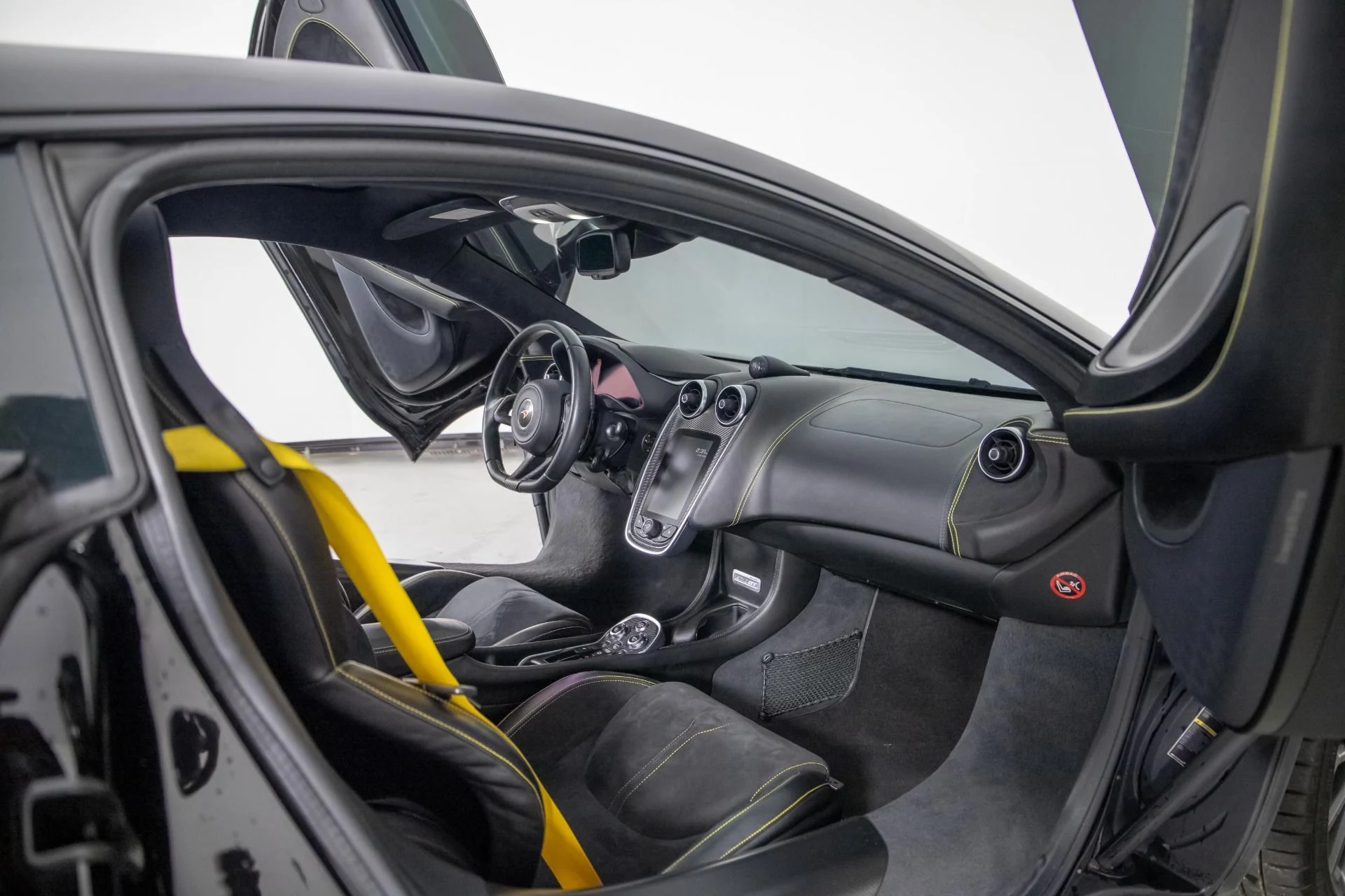 mph006_1378100440_Used_2017_Mc_Laren_570_GT_1773252826_fee9416547