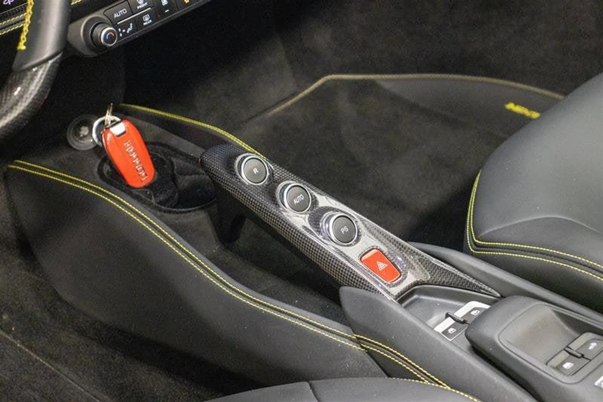 mph006_1381008159_Used_2023_Ferrari_F8_Spider_Base_1782923002_bc939c1e3c