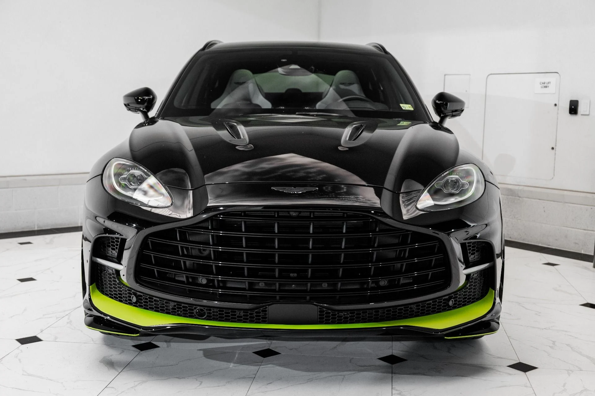 mph006_1382278873_Used_2024_Aston_Martin_DBX_707_1746070286_765353e0ed