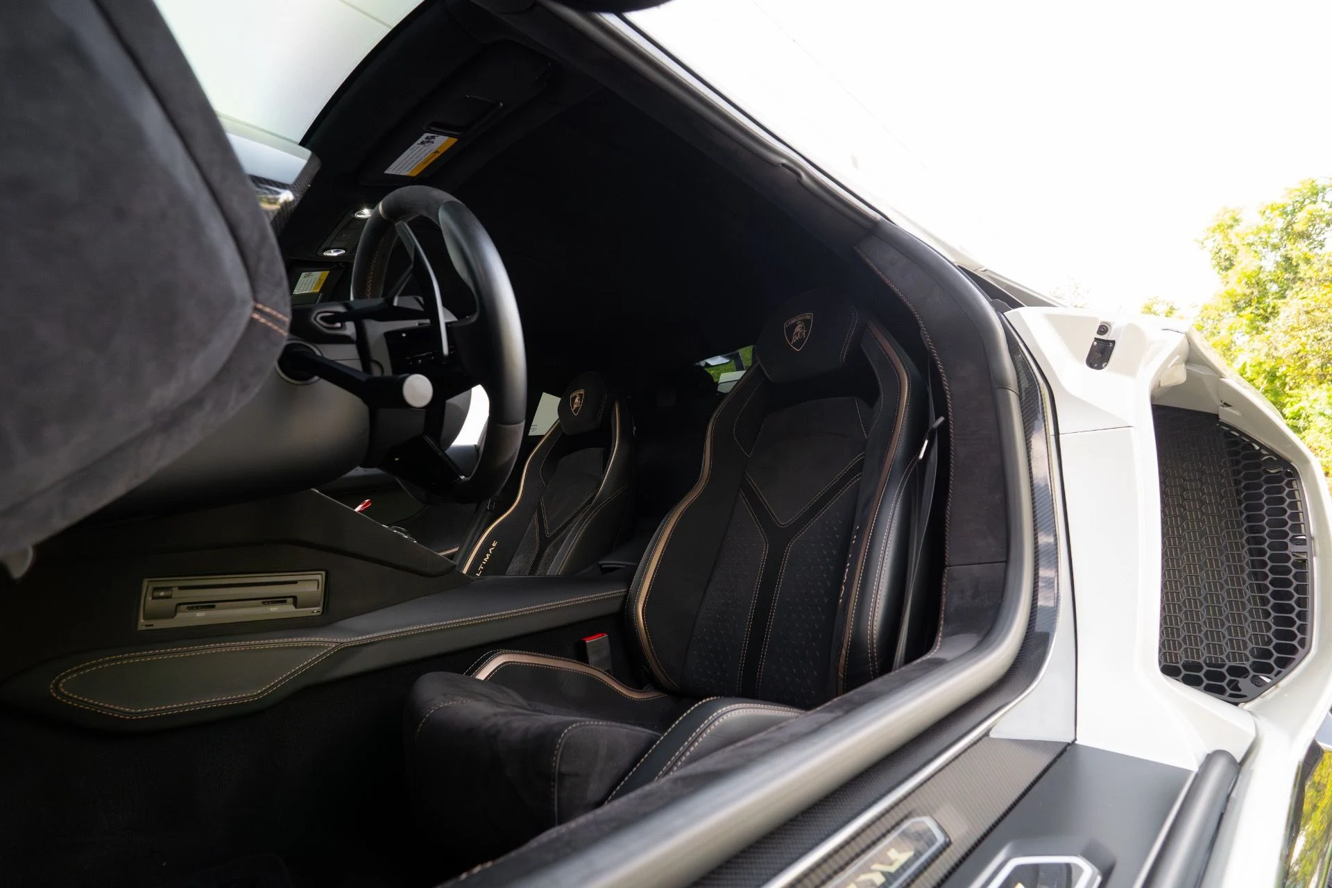 mph006_1385527300_Used_2022_Lamborghini_Aventador_LP_780_4_Ultimae_1758834809_08815061b8