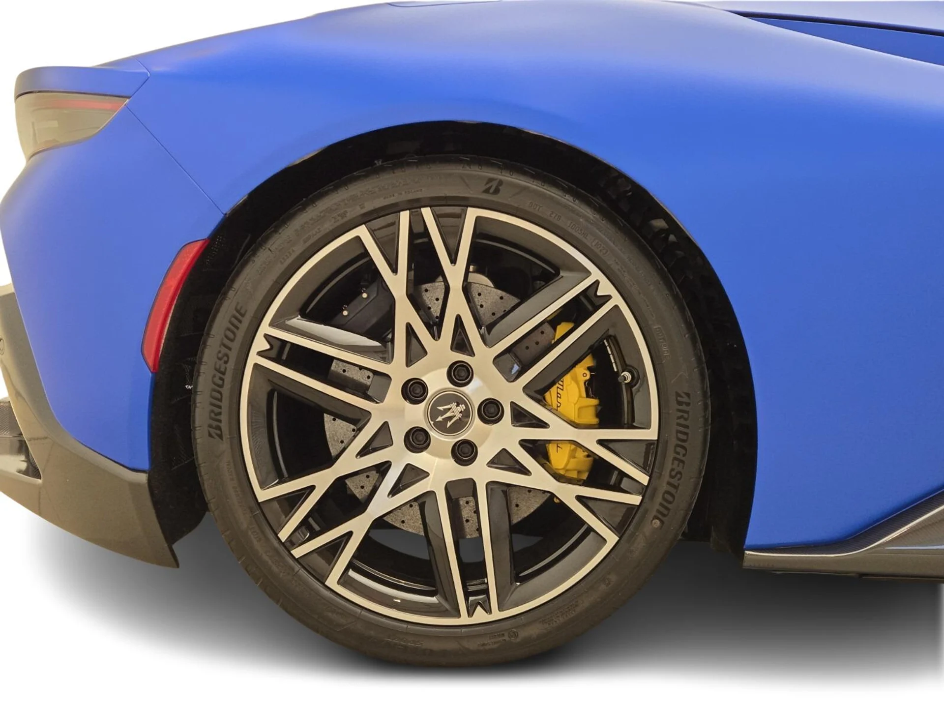 mph006_1389940867_Used_2023_Maserati_MC_20_1765004030_21b748e2cc