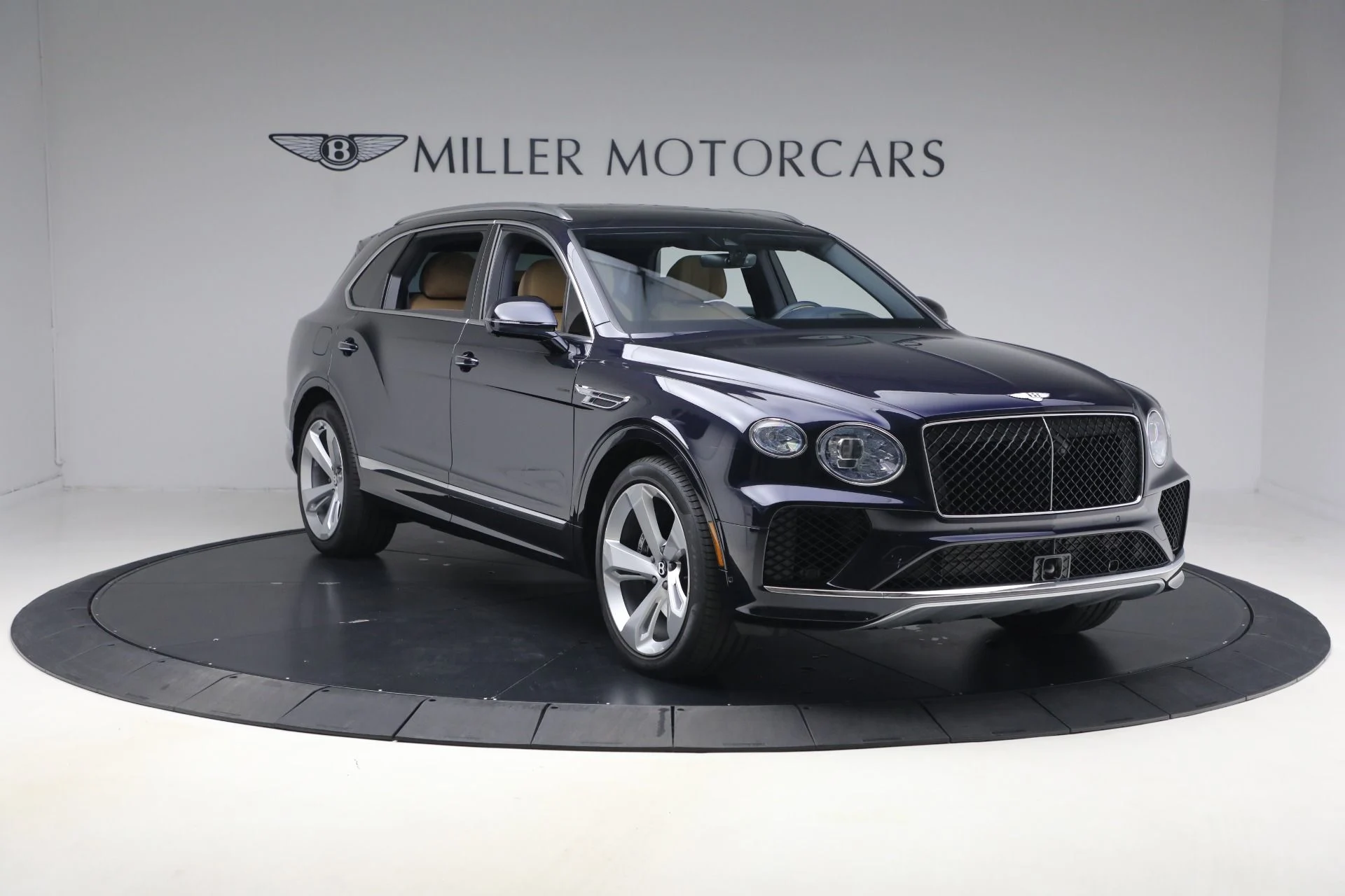 mph006_1396516968_Used_2024_Bentley_Bentayga_EWB_V8_1768588174_3d51e230b9