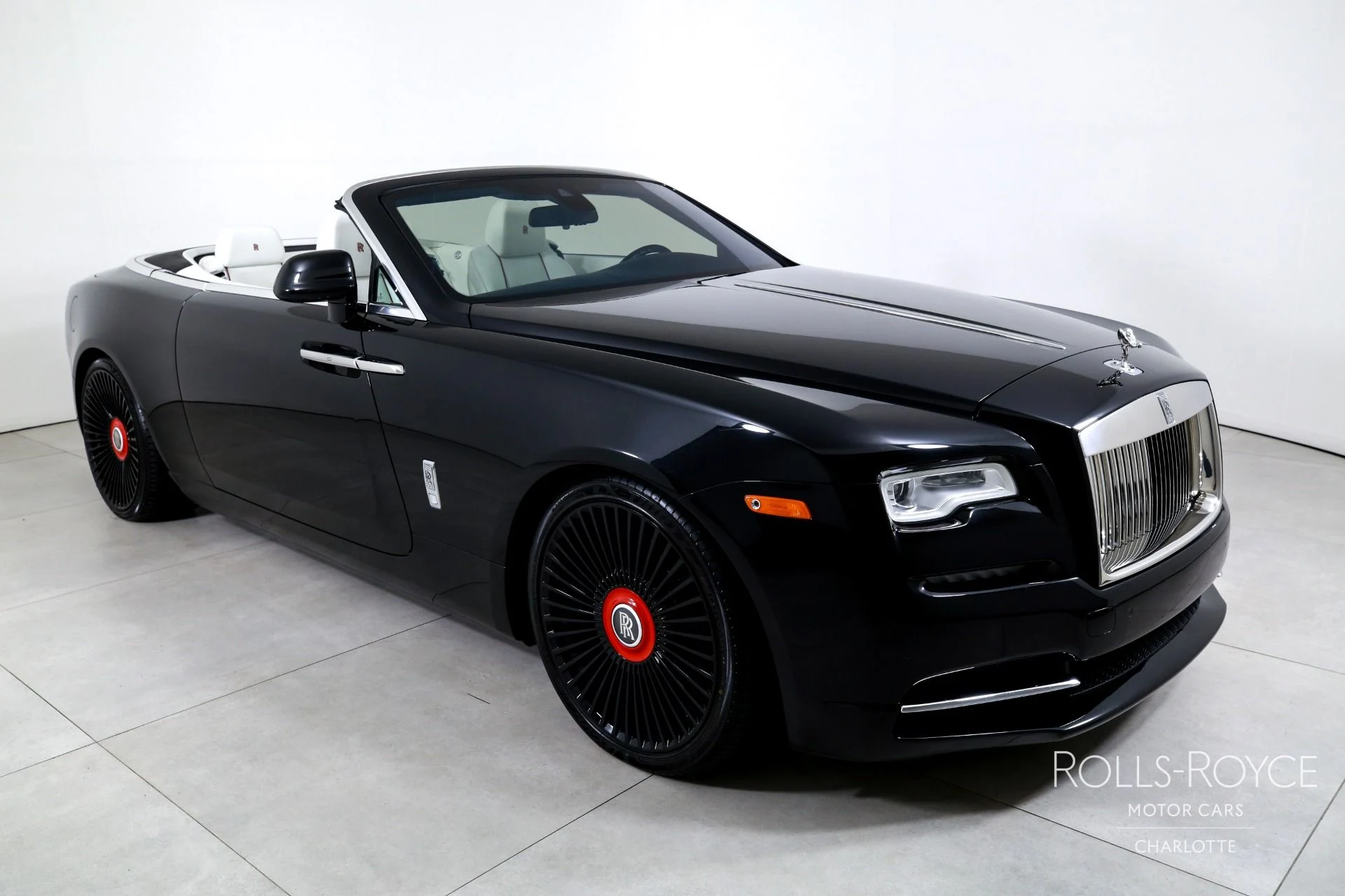 mph006_1396997087_Used_2017_Rolls_Royce_Dawn_1781216555_13167a75aa