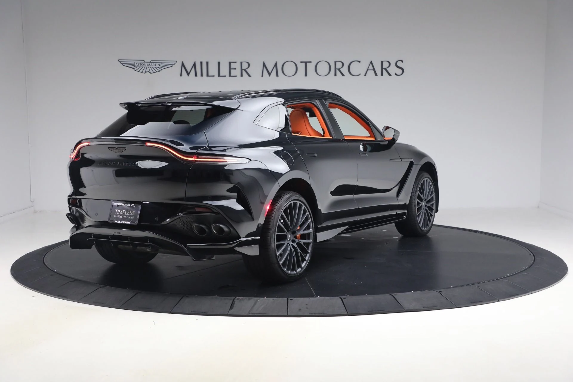 mph006_1397823817_Used_2025_Aston_Martin_DBX_707_1788625144_0757d96746