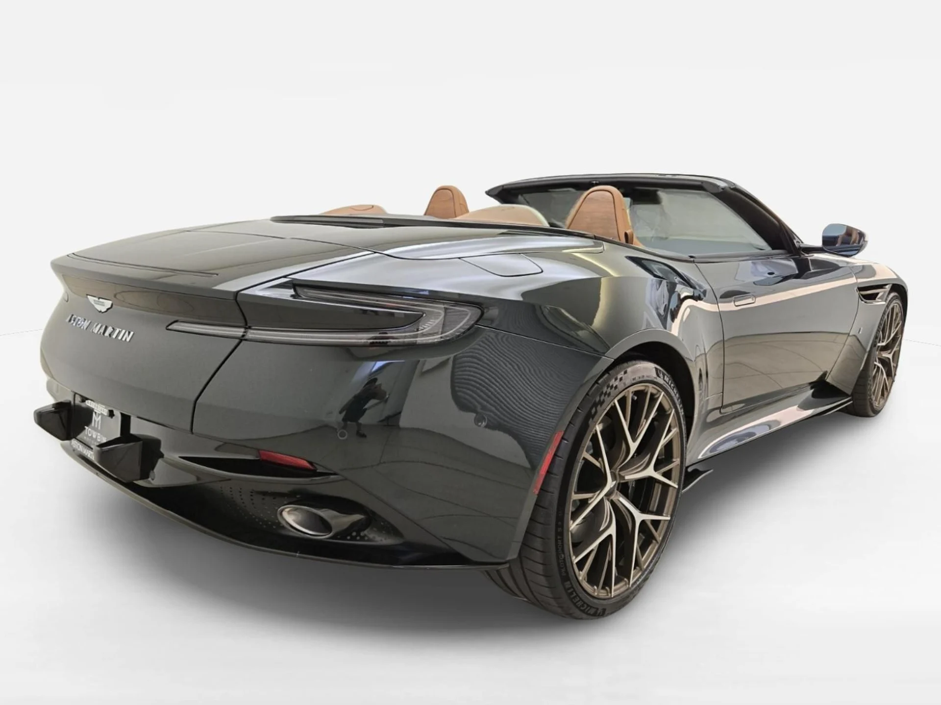 mph006_1398807404_New_2026_Aston_Martin_DB_12_Volante_1777612880_af01c6cfda