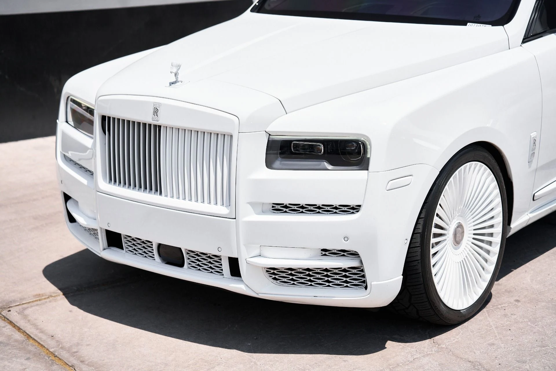 mph006_1408955053_Used_2021_Rolls_Royce_Cullinan_Base_1753128253_e0ded21381