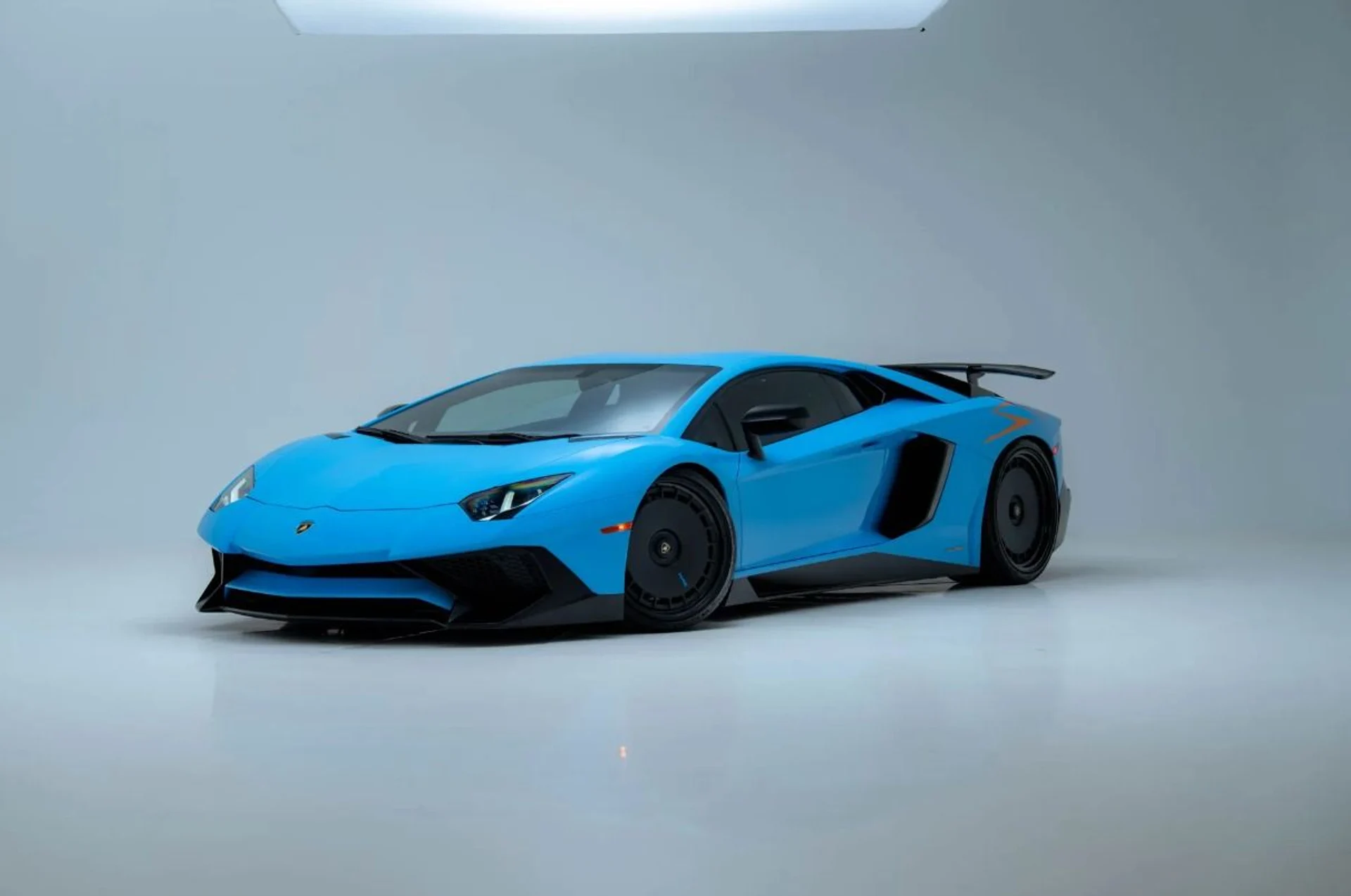 mph006_141994527_Used_2017_Lamborghini_Aventador_SV_1786551969_27f0a77eb1