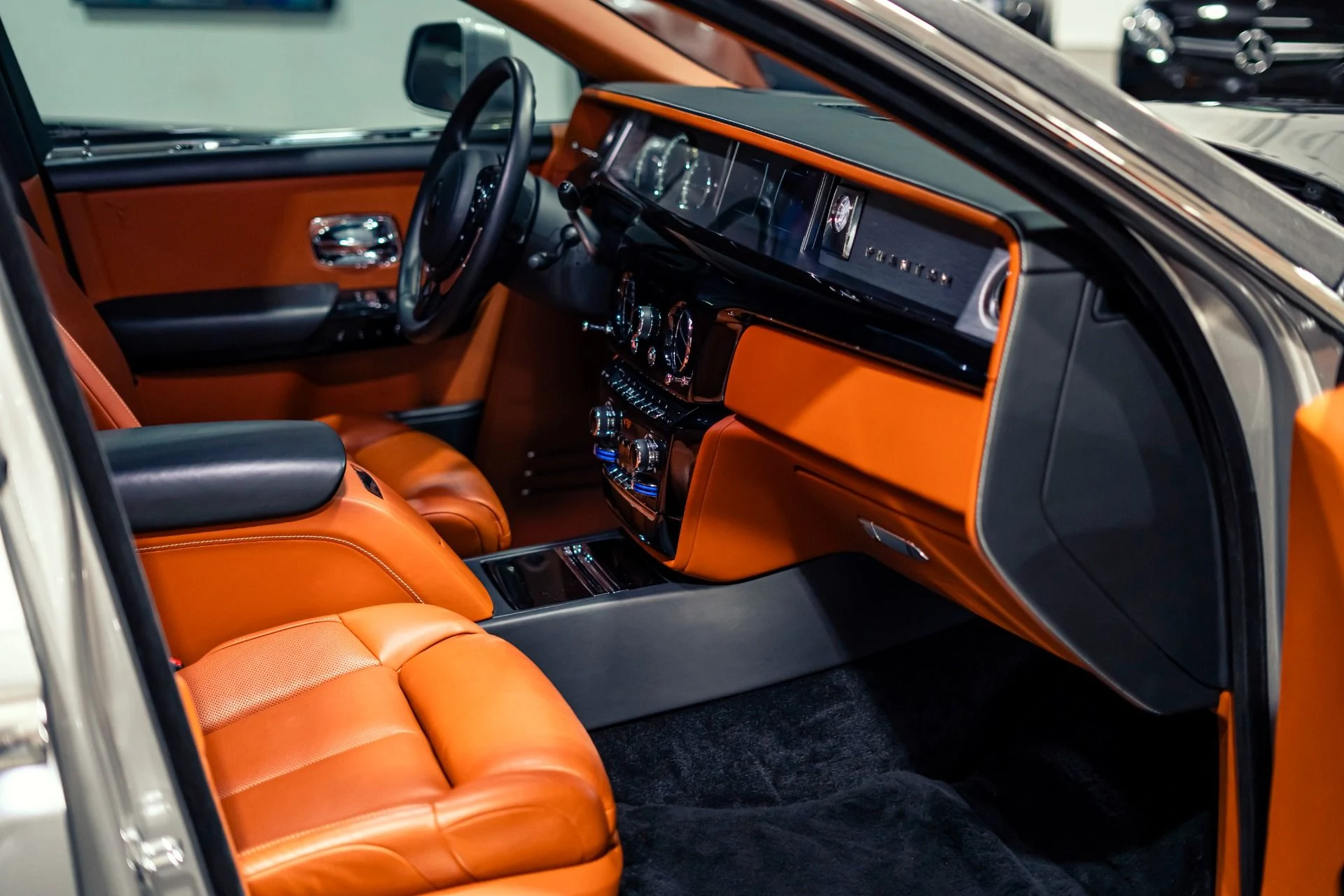 mph006_1427512714_Used_2018_Rolls_Royce_Phantom_Mansory_Edition_1780351839_836d4cb8e8