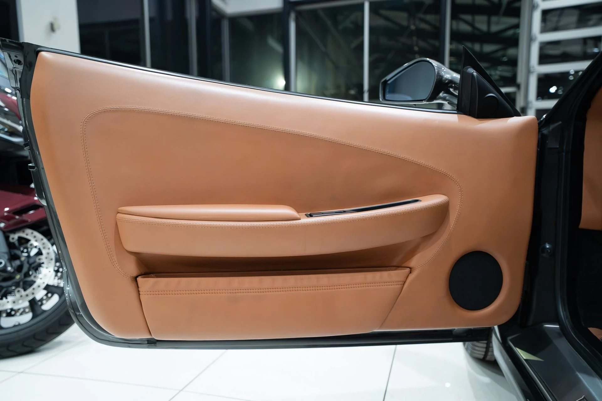 mph006_1442924165_13331_p7_l_4cc8407bac