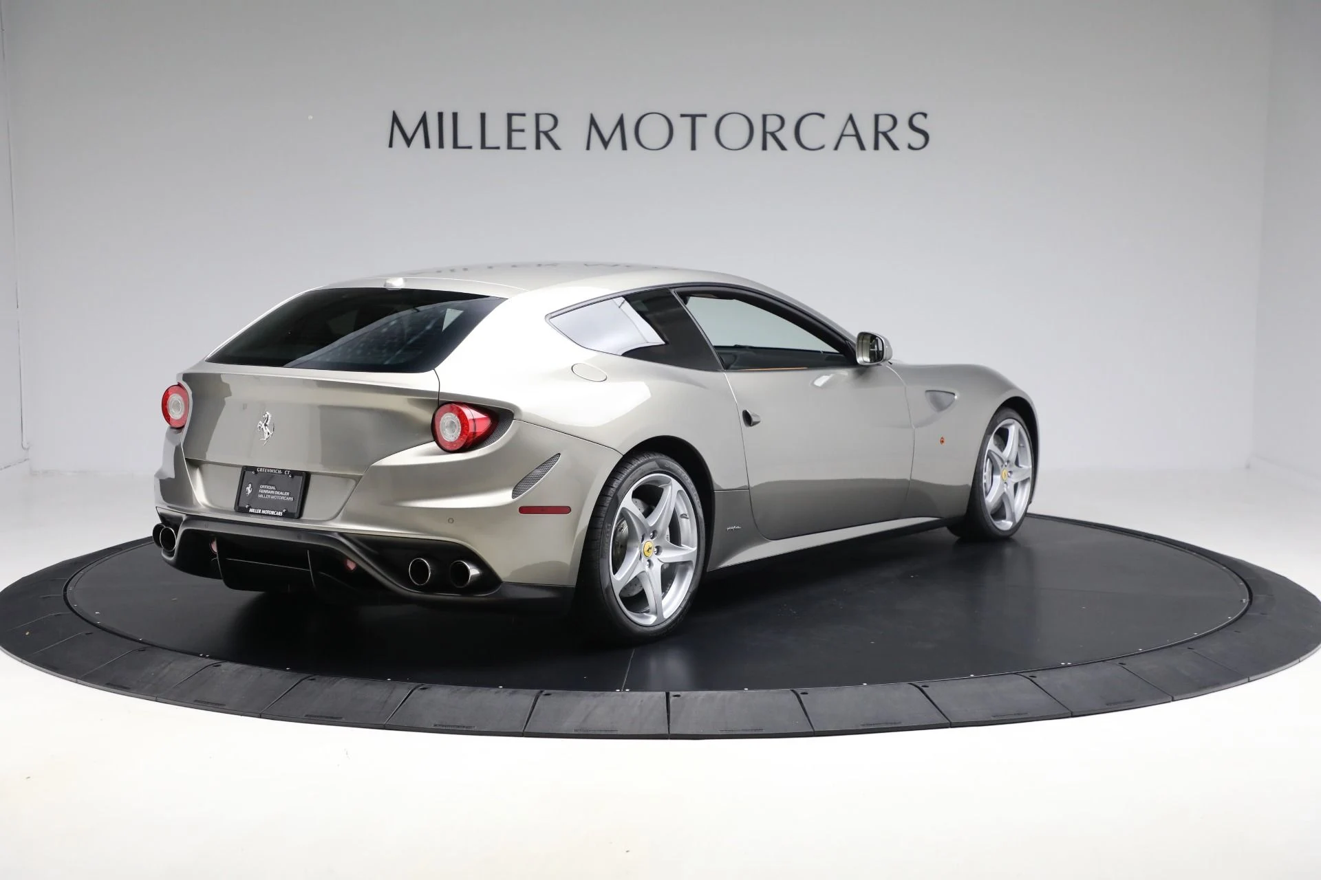 mph006_1448632707_Used_2012_Ferrari_FF_b5c6435307