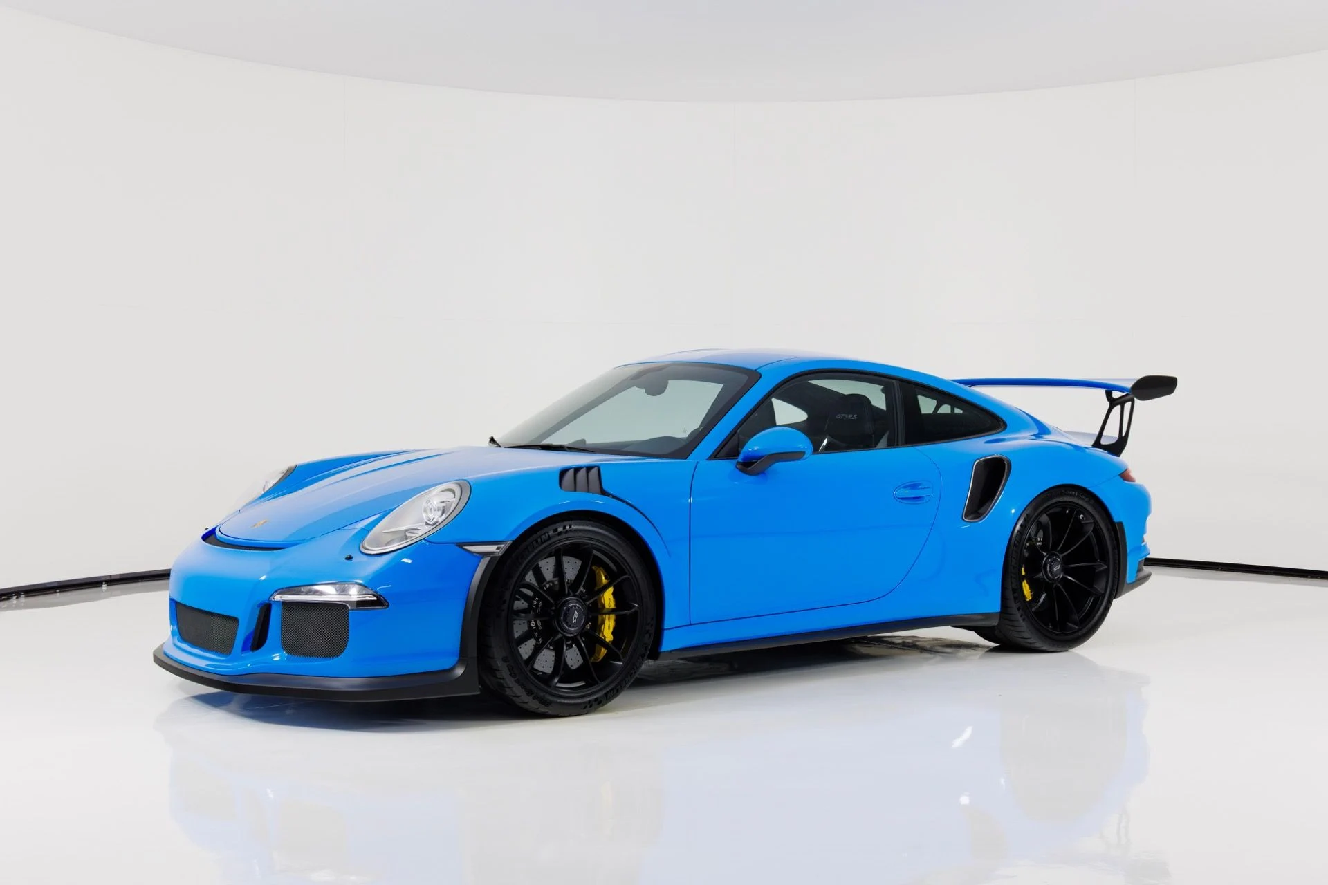 mph006_1449631881_Used_2016_Porsche_911_GT_3_RS_1769037870_c0c19a207c