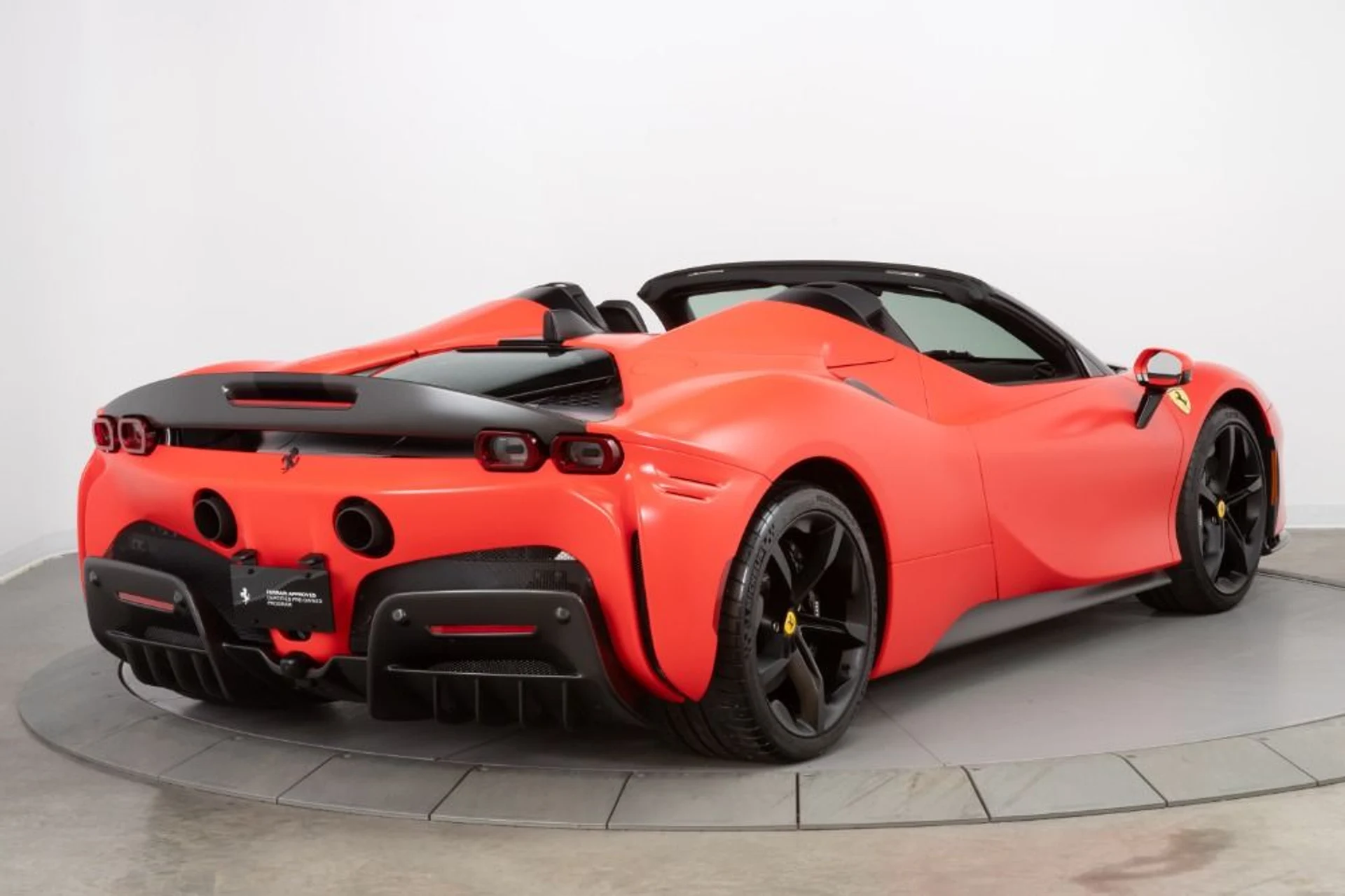 mph006_1466133300_Used_2022_Ferrari_SF_90_Spider_50eb0c3e72