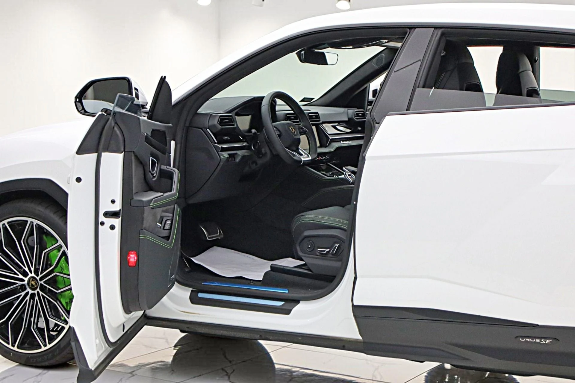mph006_1470004917_New_2026_Lamborghini_Urus_SE_63ca6def3d