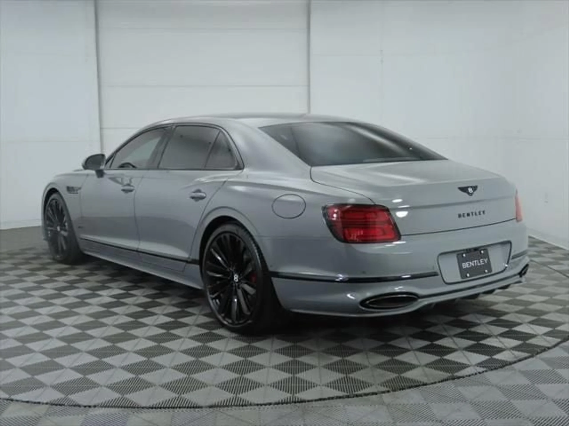 mph006_1479156006_used_2025_bentley_flying_spur_speedsedan_8119_23010075_7_640_7c51b04853
