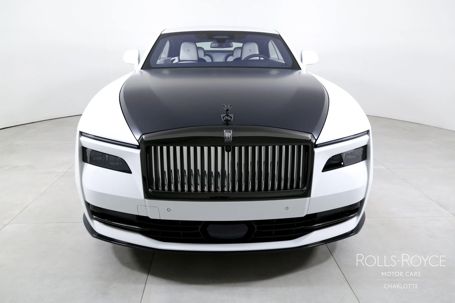 mph006_1481024947_Used_2025_Rolls_Royce_Black_Badge_Spectre_1747773130_09ca099553