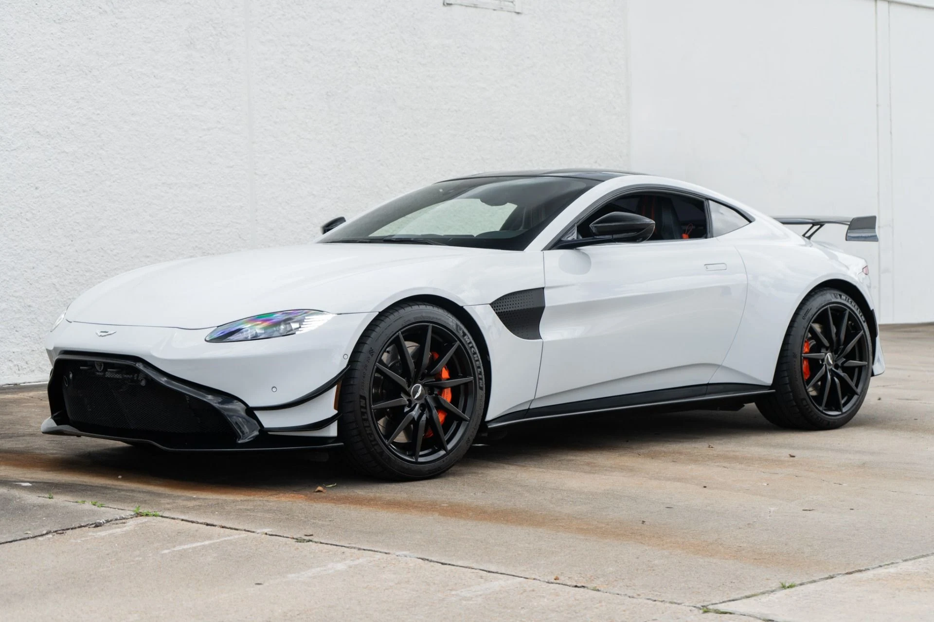 mph006_1485480081_Used_2019_Aston_Martin_Vantage_1777043829_4aaf955ad3