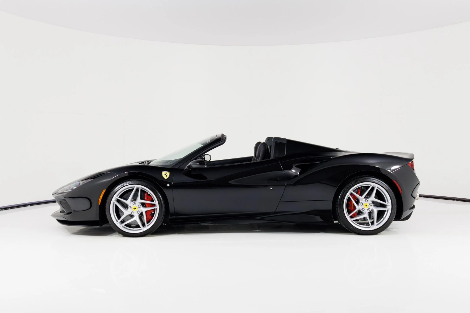 mph006_1491782766_Used_2022_Ferrari_F8_Spider_1769204196_563a67db07