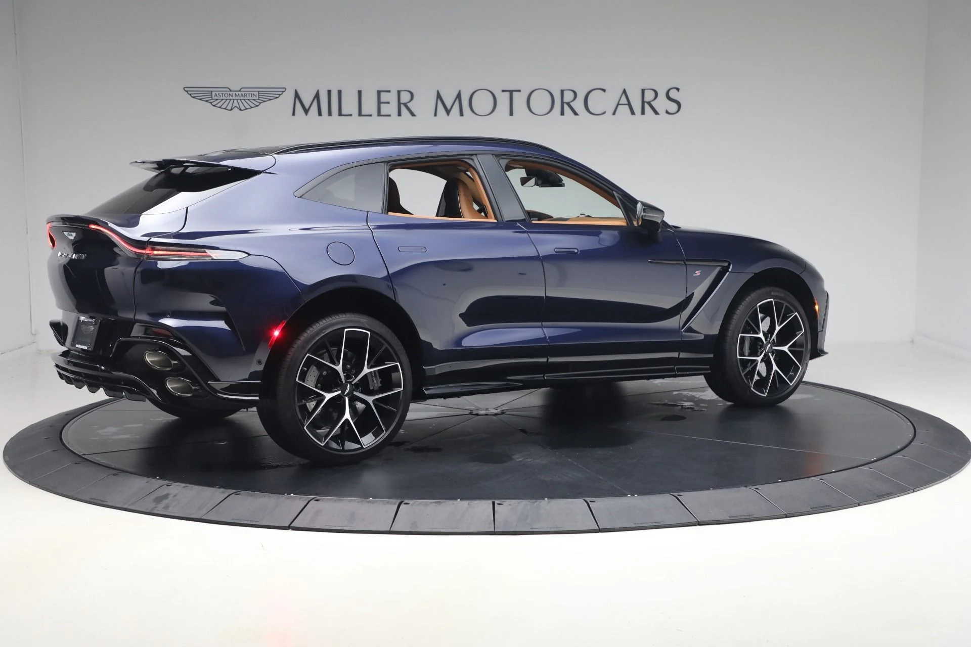 mph006_1494186413_New_2026_Aston_Martin_DBX_S_1787860964_b11e114266