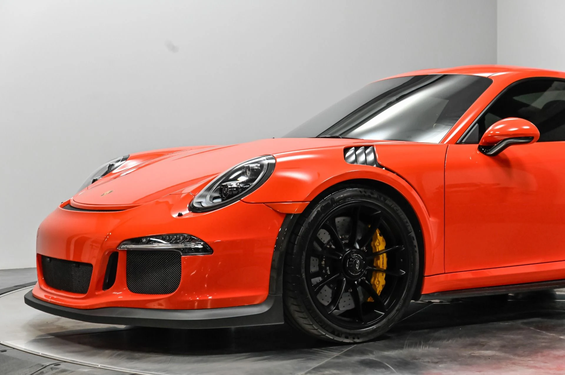 mph006_1494706113_Used_2016_Porsche_911_GT_3_RS_1788411929_1c1b94c739