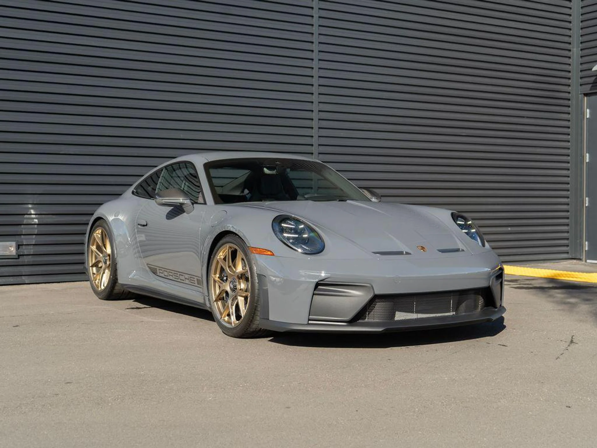 mph006_150366206_st_WH_Dnk_Ap_Uav_E_Ivm_DU_1gnkx_0s_201b6036b9