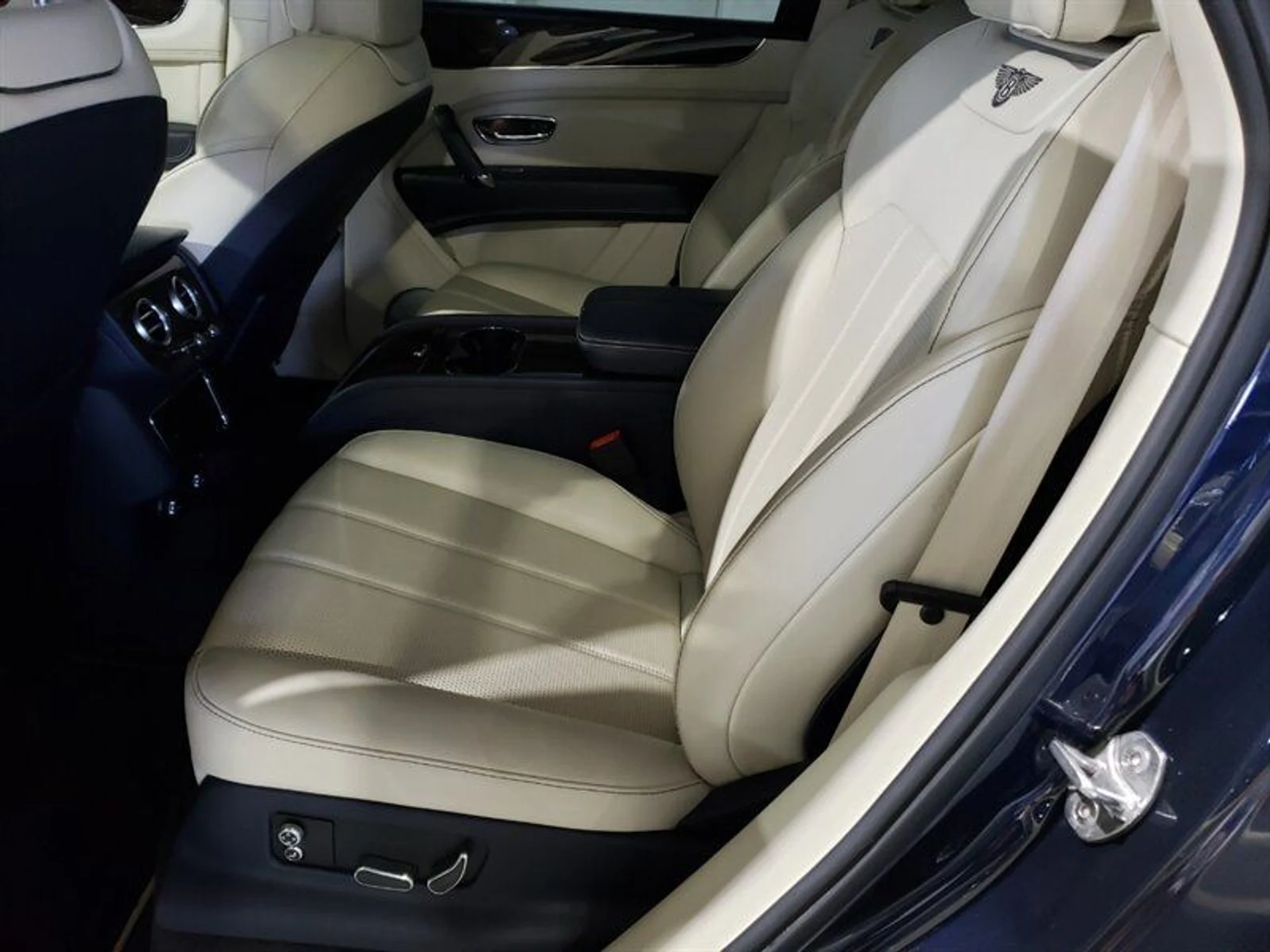 mph006_1508764463_5cc77d69b5_800_a824107427