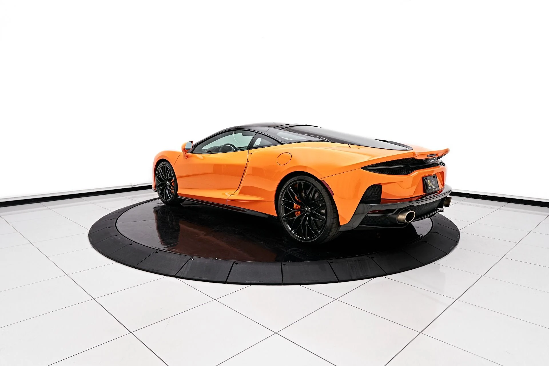 mph006_1509446575_Used_2023_Mc_Laren_GT_Base_1712094494_7e933aa3e1