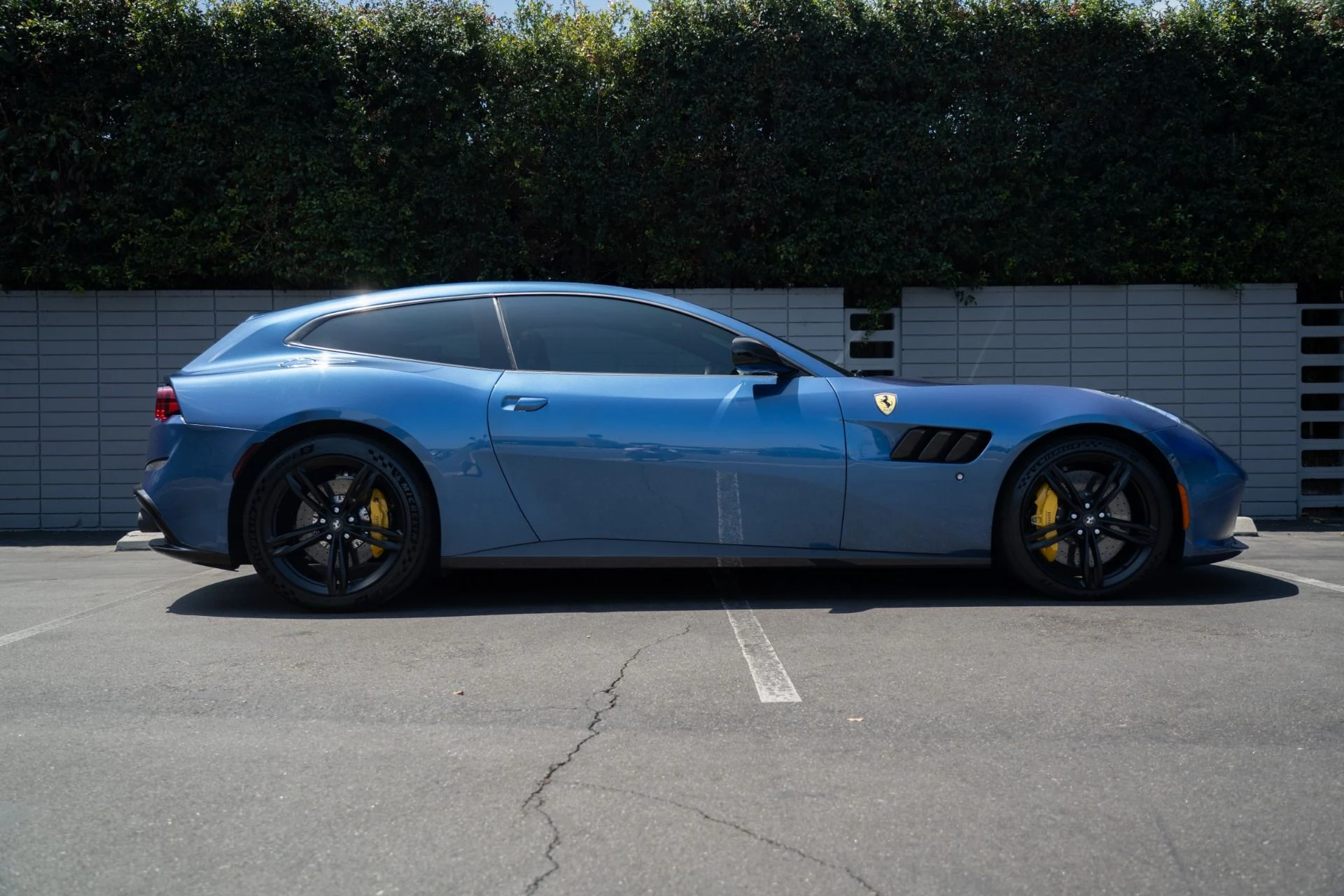 mph006_1518154243_Used_2017_Ferrari_GTC_4_Lusso_1755302053_d0b655c668