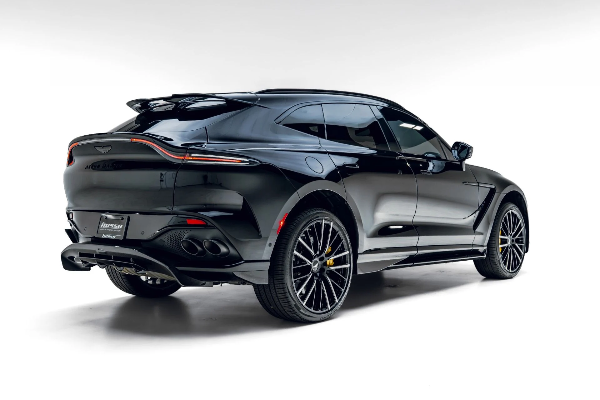 mph006_1529889078_Used_2023_Aston_Martin_DBX_707_1782930694_5872c23cc5