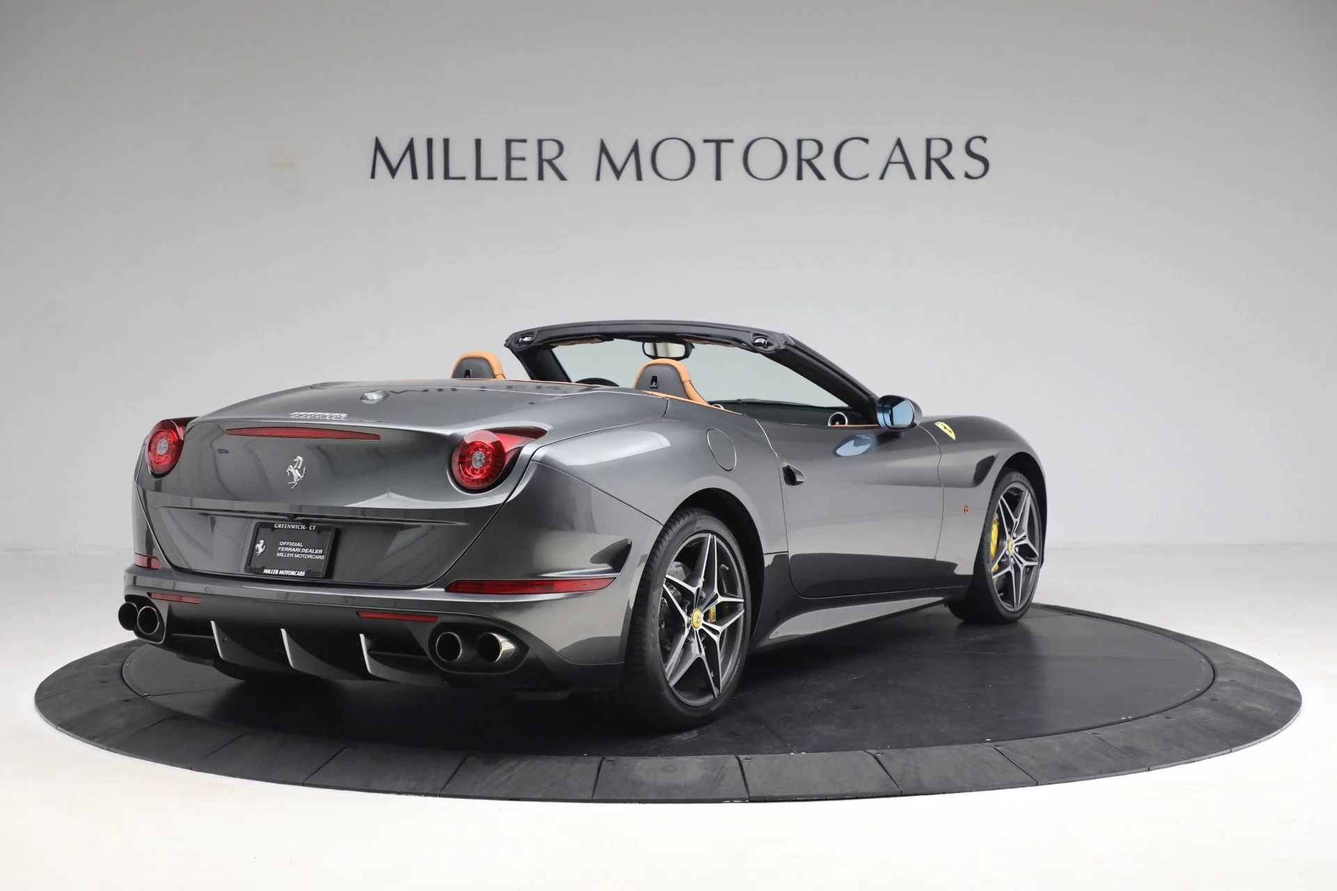 mph006_1530545409_Used_2017_Ferrari_California_T_1688060415_64b0a7d13c