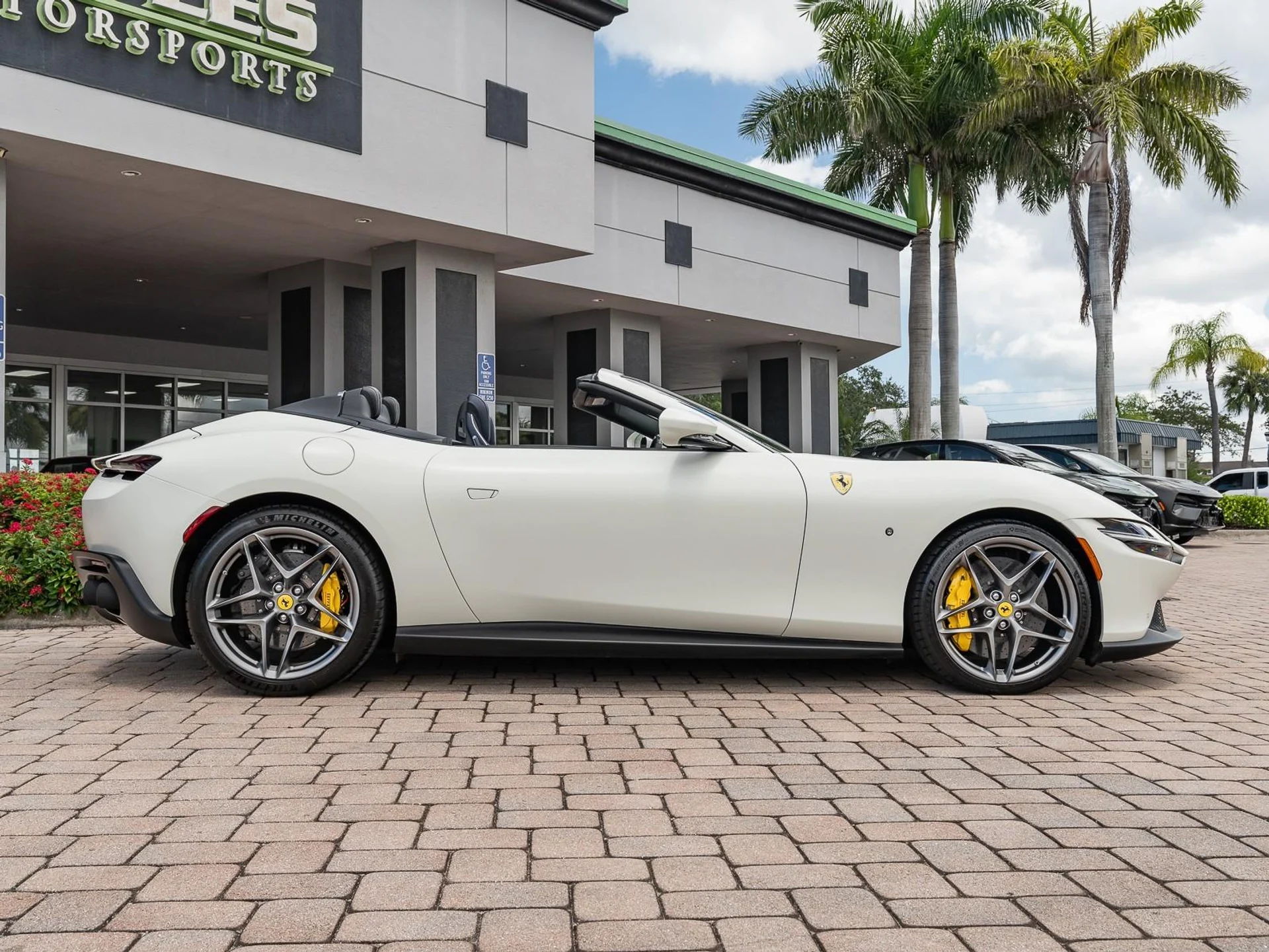 mph006_1531349226_Used_2024_Ferrari_Roma_Spider_1755032730_f8daea78b3