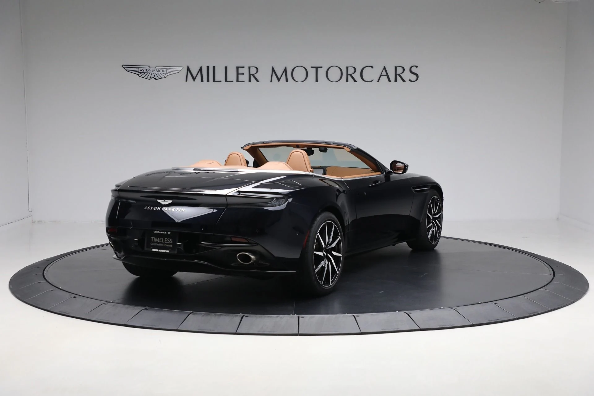 mph006_1533106832_Used_2022_Aston_Martin_DB_11_Volante_047850e066