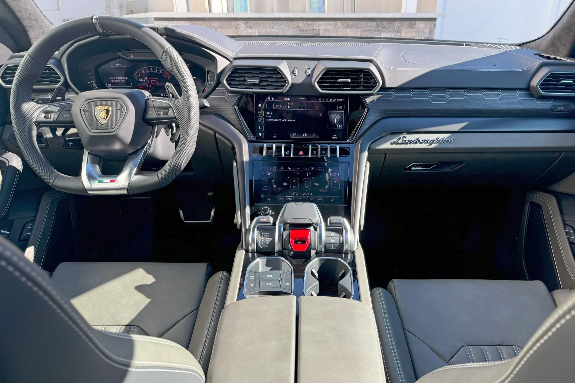 mph006_153503916_Used_2024_Lamborghini_Urus_S_1738172756_6b568eb7df