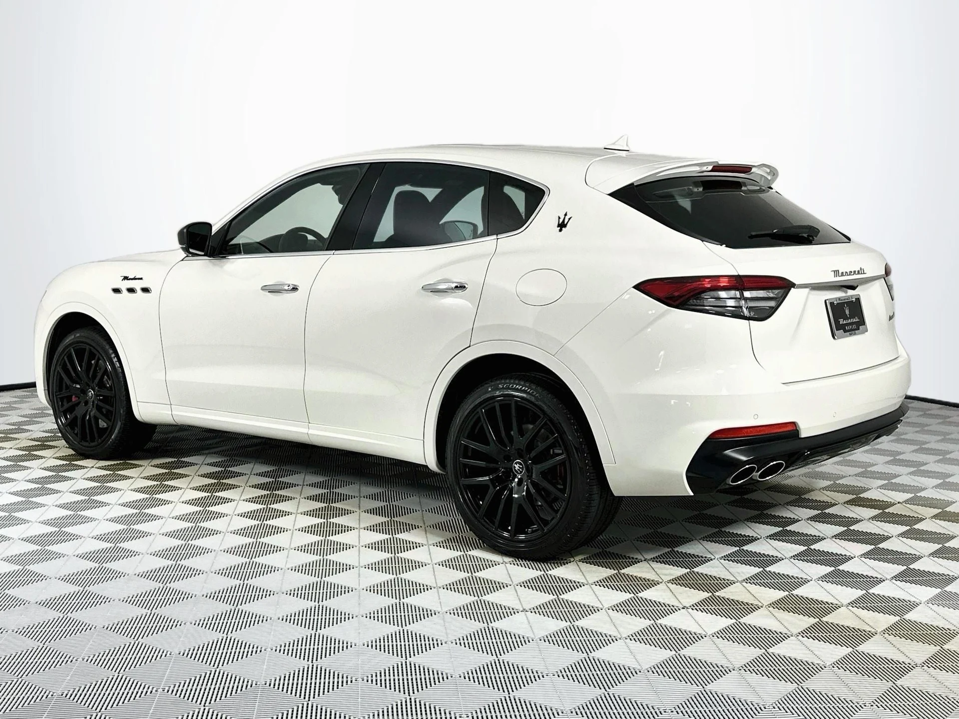 mph006_1535616845_7_0954f51fd7