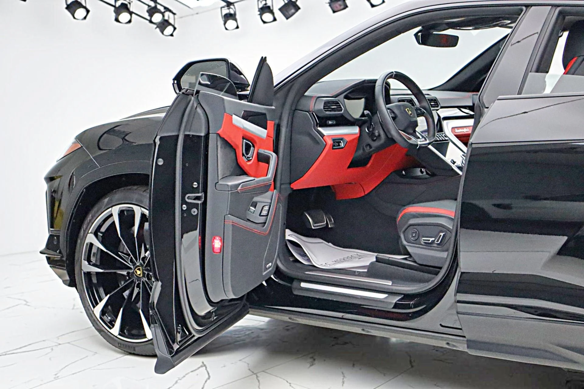 mph006_1541412896_Used_2024_Lamborghini_Urus_SLEASE_OPTIONS_AVAILABLE_024b6e58bb