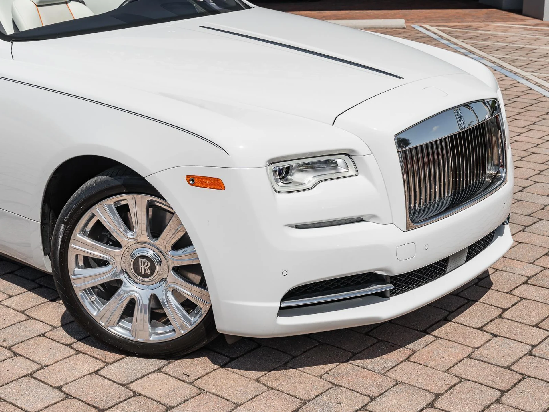 mph006_1556278551_Used_2016_Rolls_Royce_Dawn_2dr_Convertible_1782414098_4ec97b6c90