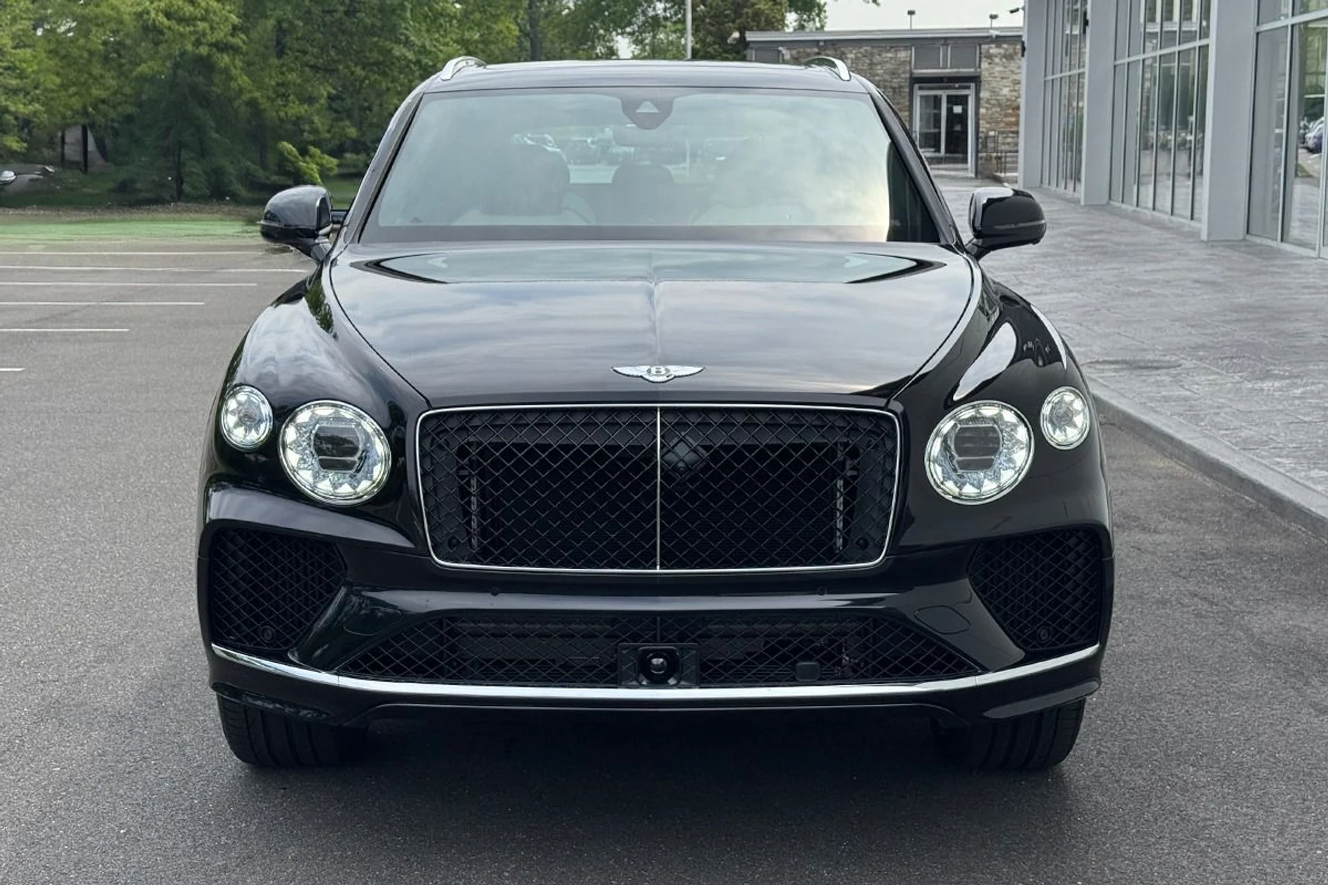 mph006_1557474002_New_2025_Bentley_Bentayga_V8_1749227501_39f6a6ef9e