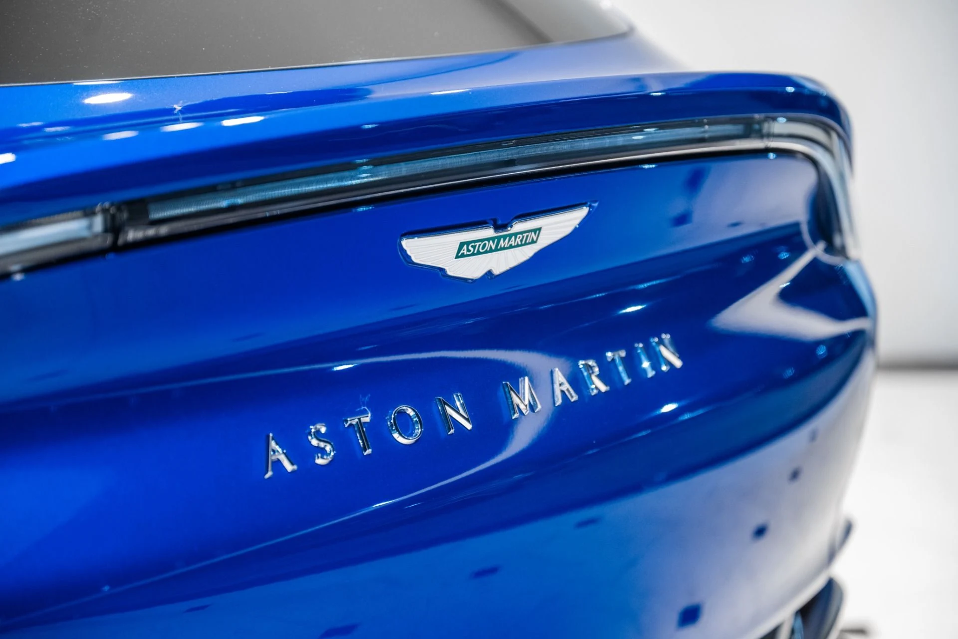 mph006_1565617223_New_2026_Aston_Martin_DBX_707_1780939775_15b1317995