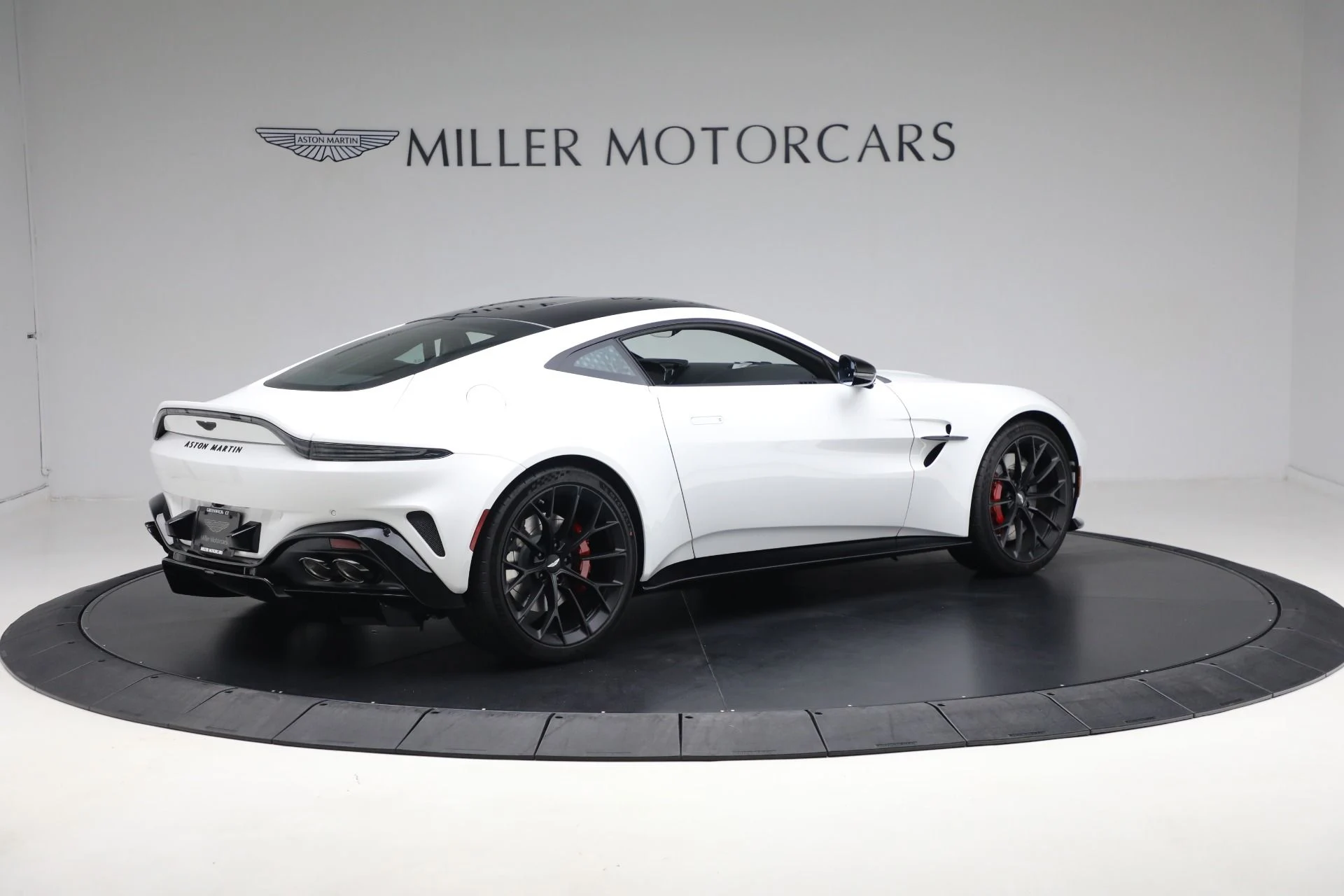 mph006_1565911670_New_2025_Aston_Martin_Vantage_fba7fd7ed8