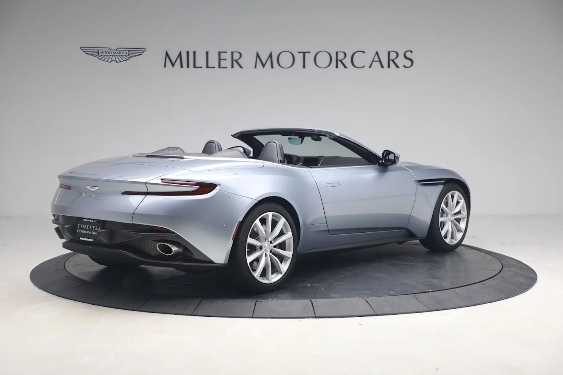 mph006_1580058609_Used_2019_Aston_Martin_DB_11_Volante_69c2c02d1b