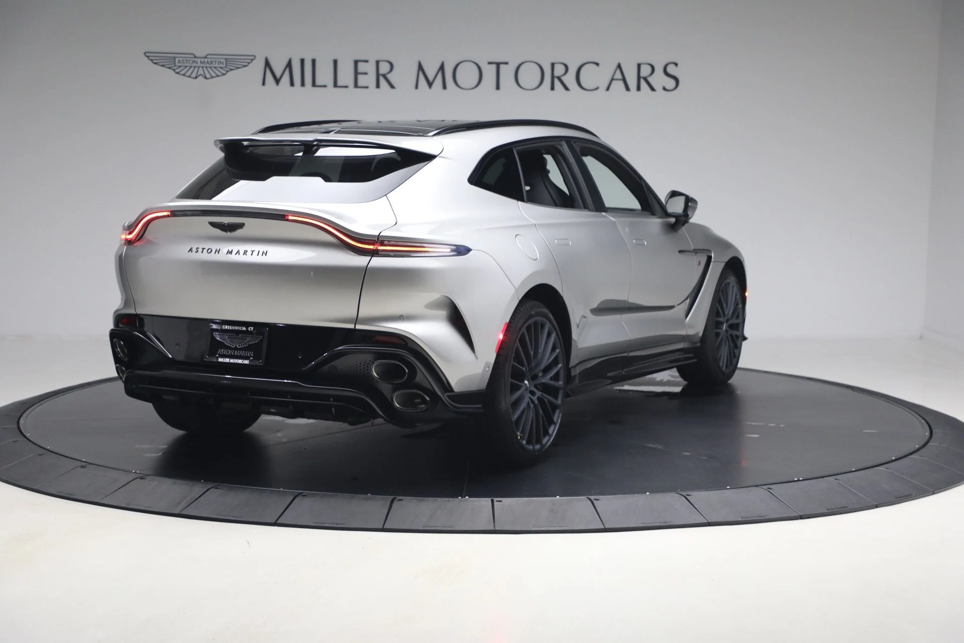 mph006_1581660799_New_2026_Aston_Martin_DBX_S_1779192382_88b9e6f278