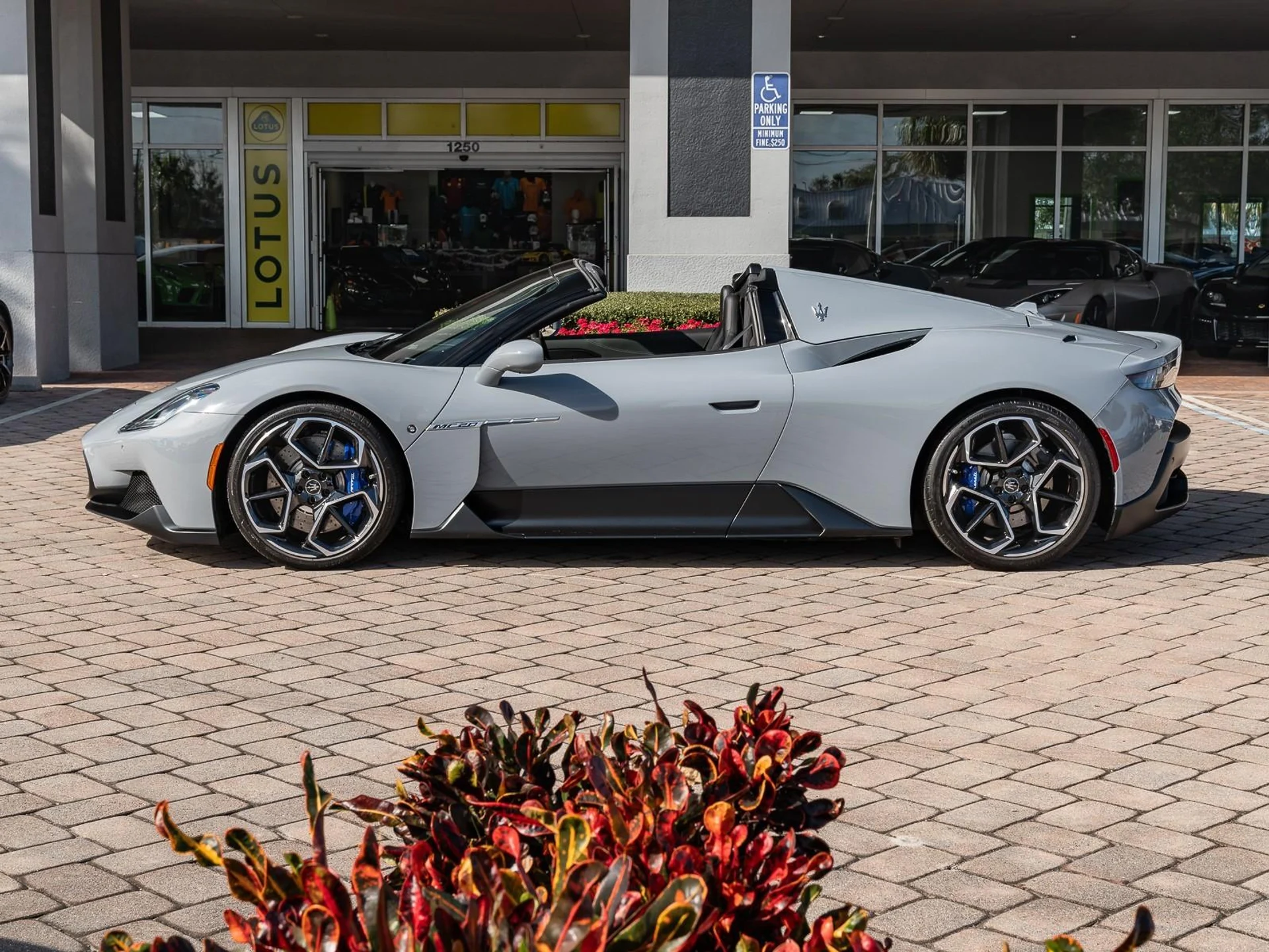 mph006_159196302_Used_2023_Maserati_MC_20_Cielo_1753203967_dac60e425f