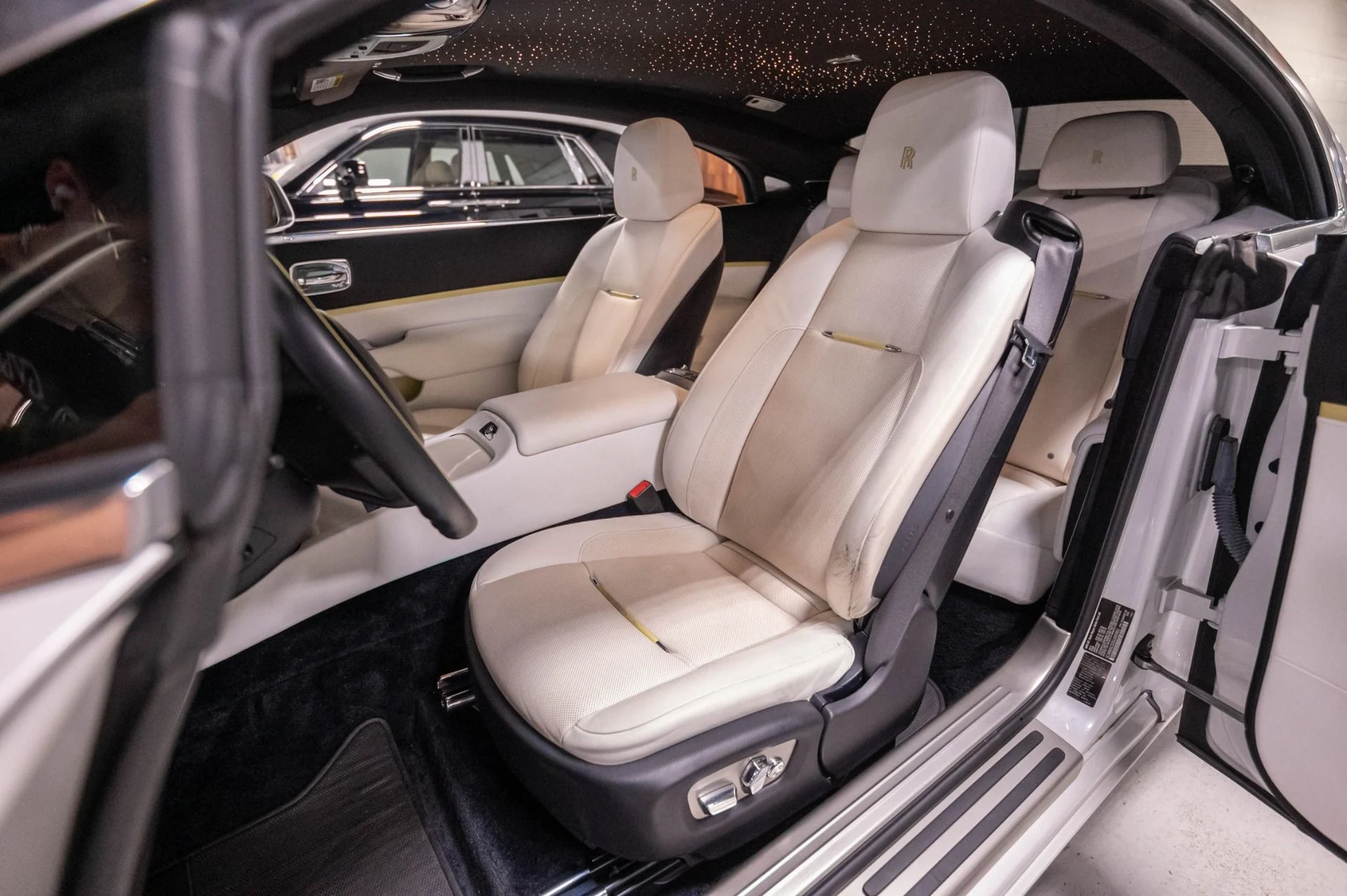 mph006_1592216630_Used_2016_Rolls_Royce_Wraith_Base_1786743123_6c89c566b0